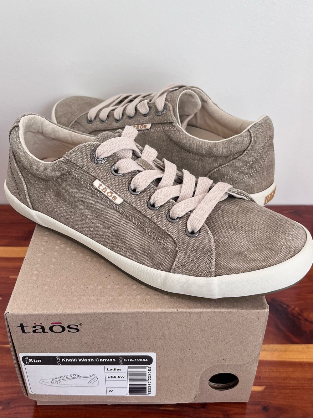 Taos Star Sneakers